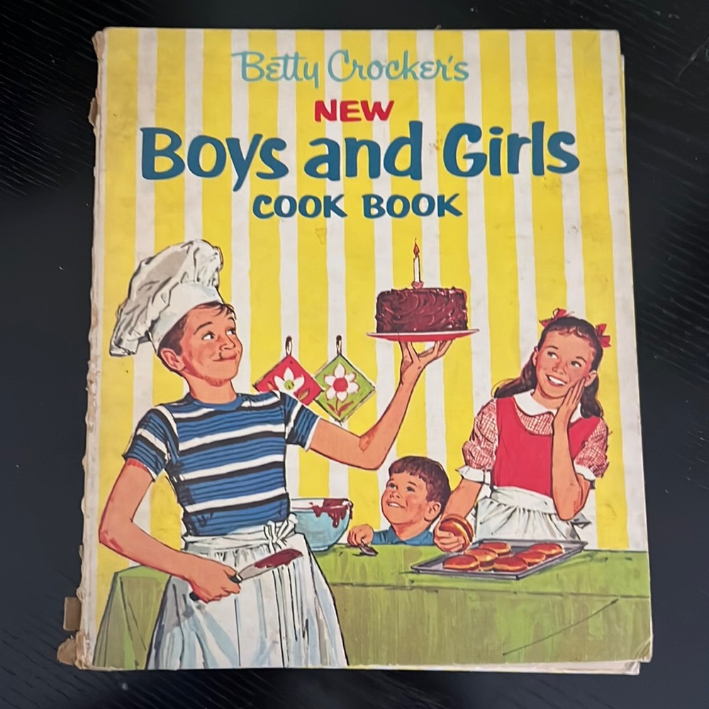 RARE! VINTAGE Betty Crocker NEW  Boys & Girls Cookbook